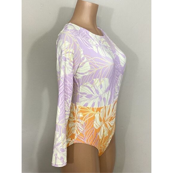 New. CALIA by Carrie Underwood rash guard. Retails $99. Size 12 - Picture 5 of 10